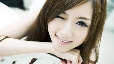 judi slot online terlengkap Tian Shao tersenyum dan berkata: Dia bersama Zhang Huilan.